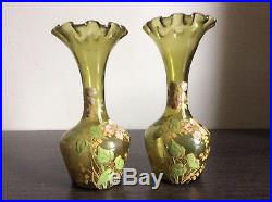 Paire de vases verre soufflé coloré vert émaillé à décor floral Legras Montjoye