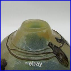 Patrick Lepage. Vase boule en verre soufflé à décor d'inclusions, XXe siècle