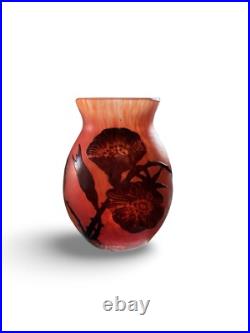 Petit vase A Delatte Nancy orange dégagé à l'acide Petit vase A Delatte Nancy orange dégagé à l'acide