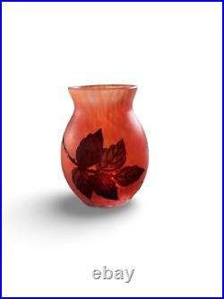 Petit vase A Delatte Nancy orange dégagé à l'acide Petit vase A Delatte Nancy orange dégagé à l'acide