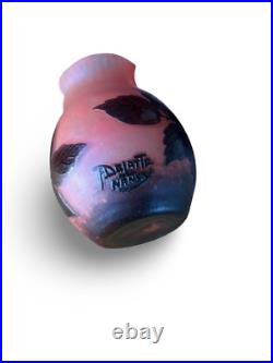 Petit vase A Delatte Nancy orange dégagé à l'acide Petit vase A Delatte Nancy orange dégagé à l'acide