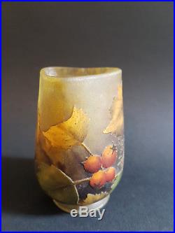 Petite coupe Daum Frères Nancy pomme d api' Email, verre, art nouveau. Vers 1910