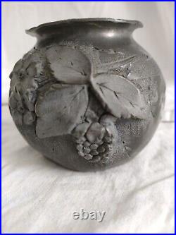 RARE! Vase 1920-1930 signé LOUIS HOUZEAUX Les étains d'art du CHEVALIER