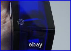 Rare Vase bas coupe bleu en de cristal Baccarat Vecteur sculpture