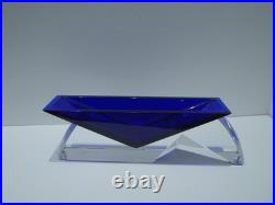 Rare Vase bas coupe bleu en de cristal Baccarat Vecteur sculpture