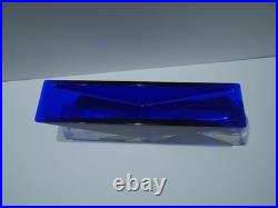 Rare Vase bas coupe bleu en de cristal Baccarat Vecteur sculpture