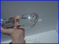 Rare Vase bas coupe bleu en de cristal Baccarat Vecteur sculpture