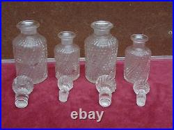 Rare magnifique ancien services a toilette 4 flacons en verre moulée baccarat