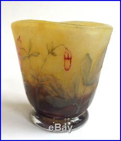 Rare superbe Vase Miniature signé DAUM Nancy, décor dégagé à l'acide
