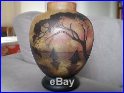 Rare vase Art Nouveau Daum Nancy verre multicouche degagé a l'acide 1900