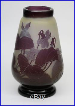 Ravissant petit vase Gallé Nancy en pâte de verre à décor de violettes