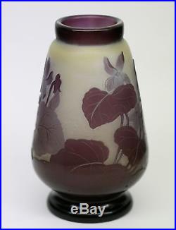 Ravissant petit vase Gallé Nancy en pâte de verre à décor de violettes