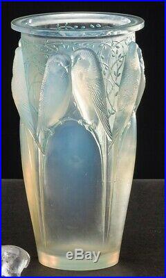 René Lalique (1860-1945) Vase en verre modèle Ceylan