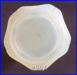 SABINO, très joli vase en verre opalescent, modèle Les Alvéoles