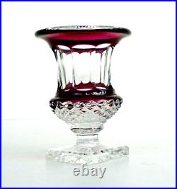 SAINT-LOUIS Vase Médicis Modèle Versailles en Cristal Doublé Violet Signé SAINT-LOUIS Vase Médicis Modèle Versailles en Cristal Doublé Violet Signé