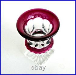 SAINT-LOUIS Vase Médicis Modèle Versailles en Cristal Doublé Violet Signé SAINT-LOUIS Vase Médicis Modèle Versailles en Cristal Doublé Violet Signé