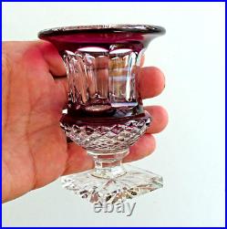 SAINT-LOUIS Vase Médicis Modèle Versailles en Cristal Doublé Violet Signé SAINT-LOUIS Vase Médicis Modèle Versailles en Cristal Doublé Violet Signé