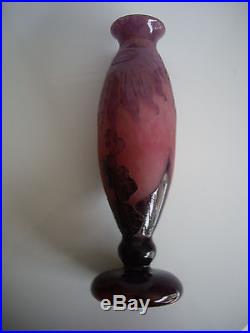 Superbe Vase Art Deco Signe Le Verre Francais