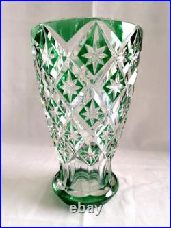 Saint-Louis France grand vase en cristal Overlay vert en excellent état