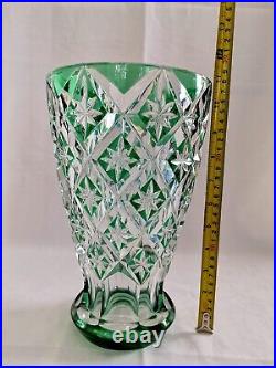 Saint-Louis France grand vase en cristal Overlay vert en excellent état
