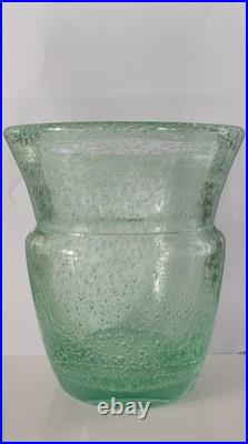 Sublime ancien VASE en CRISTAL vert bullé signé DAUM NANCY France 17 Cm