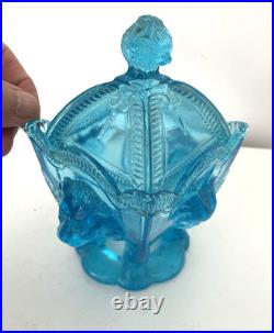 Sucrier en verre bleu têtes de lion et de boucs Vallerysthal -Portieux Sucrier en verre bleu têtes de lion et de boucs Vallerysthal -Portieux