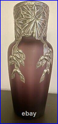 Superbe Vase Art Nouveau Travail autrichien Verre dépoli mauve et étain 1900