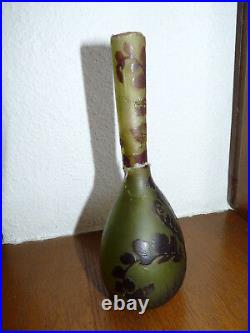 Superbe très rare vase Art Nouveau en pâte de verre signé Emile Galé à restaurer