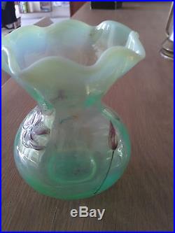 Très rare vase en verre émaillé signé Emile Gallé