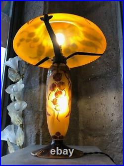 Très belle lampe Champignon Le Verre Français Eucalyptus