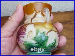Très rare ancien petit vase en pâte de verre décor de fleurs