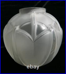 Très très rare vase boule blanc poli satiné A. HUNEBELLE Nymphéa ART DECO 1930