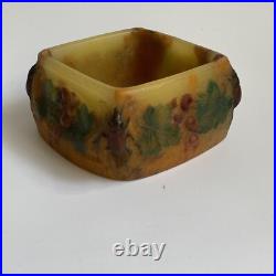 Une coupe Walter et Bergé en pate de verre Une coupe Walter et Bergé en pate de verre