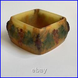 Une coupe Walter et Bergé en pate de verre Une coupe Walter et Bergé en pate de verre