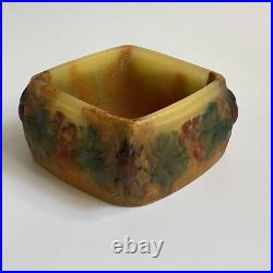 Une coupe Walter et Bergé en pate de verre Une coupe Walter et Bergé en pate de verre