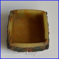 Une coupe Walter et Bergé en pate de verre Une coupe Walter et Bergé en pate de verre