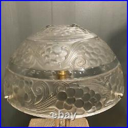 Une lampe Saint Vincent de R. Lalique