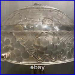 Une lampe Saint Vincent de R. Lalique