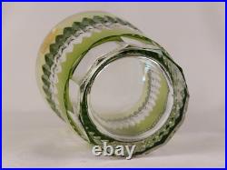 VAL ST LAMBERT Vase Cristal vert clair taillé en pointe de diamants signé