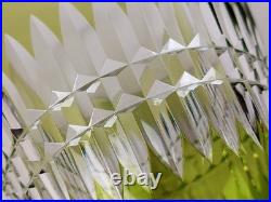 VAL ST LAMBERT Vase Cristal vert clair taillé en pointe de diamants signé