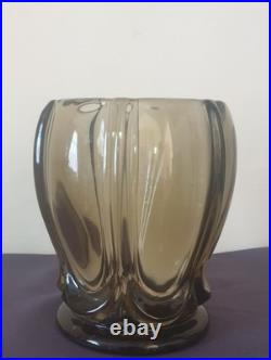 VERLYS, vase en verre moulé pressé fumé, modèle Les Godrons
