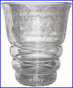 Vase 1930 en cristal de Baccarat gravé Art Déco signé