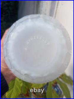 Vase ART DECO verre opalescent A. HUNEBELLE modèle PÉTALES boule Collection
