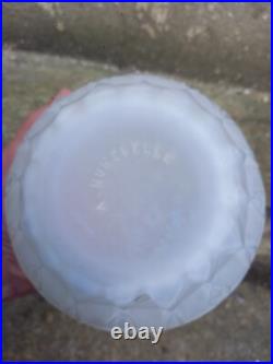 Vase ART DECO verre opalescent A. HUNEBELLE modèle PÉTALES boule Collection