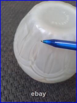 Vase ART DECO verre opalescent A. HUNEBELLE modèle PÉTALES boule Collection