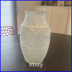 Vase Art Déco En Verre Dépoli Moulé Signé Joma Montfleuri France