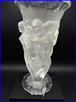 Vase Art Déco Lalique modèle Bacchantes. Verre Crystal Sculpté Signé René Laliqu