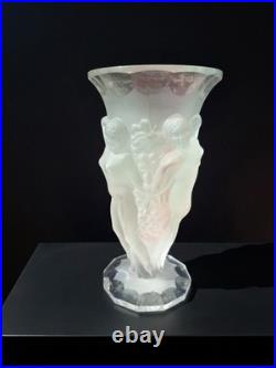 Vase Art Déco Lalique modèle Bacchantes. Verre Crystal Sculpté Signé René Laliqu