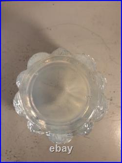 Vase Art Déco aux Coquillages opalescent par Verlys