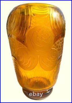 Vase Art-Déco cristal gravé motif floral MONTJOYE (Auguste HEILIGENSTEIN) 1930 Vase Art-Déco cristal gravé motif floral MONTJOYE (Auguste HEILIGENSTEIN) 1930